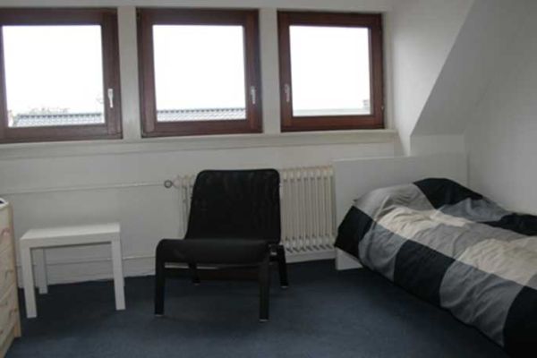 schlafzimmer134131c5f-bfb6-f24e-50bc-15b8ca064f8dF1EEF8F6-4B48-1ADA-3292-EAF9EEA50B87.jpg