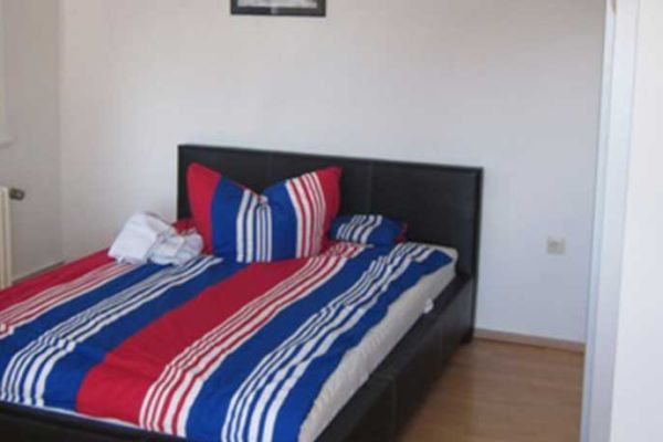 schlafzimmer24ec28940-9892-7800-aa92-75040fd8d035C369E36B-4F28-D5B7-F6AE-B7869FBBA219.jpg